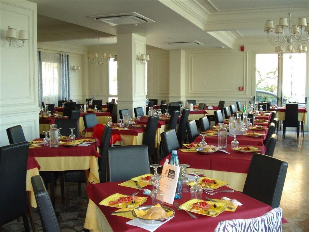 Hotel Alba Misano Adriatico Bagian luar foto